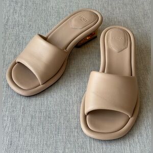 NIB Fendi Women's Beige leather Slide Sandals